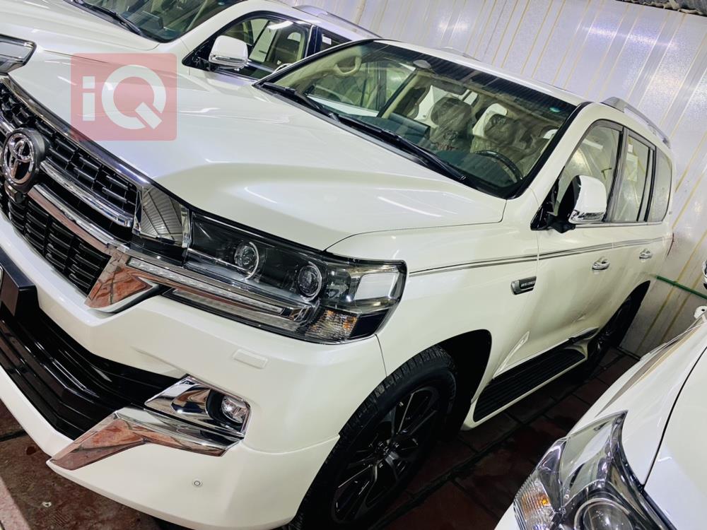 تويوتا لاندكروزر